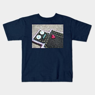 Heart-felt robot Kids T-Shirt